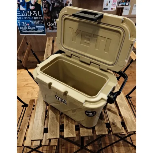 🇺🇸YETI ROADIE 8 HARD COOLER🇺🇸